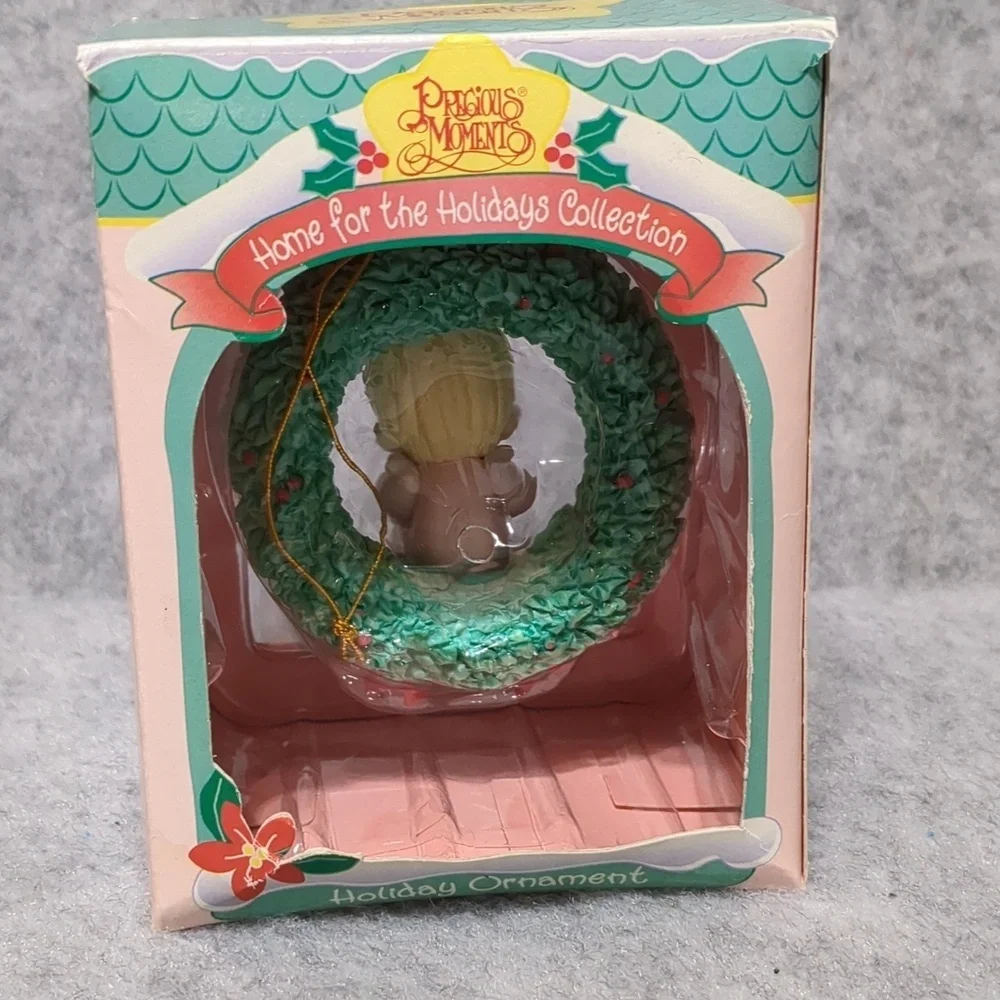 Precious Moments Home For Holidays Ornament Baby Girl Wreath Enesco 1996